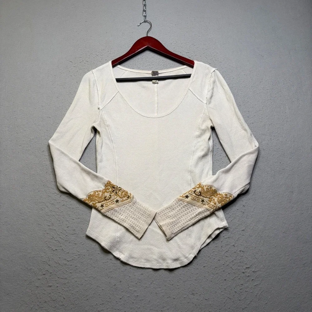 We The Free Thermal Top Womens L Ivory Paisley Cuff Waffle Knit Scoop Neck